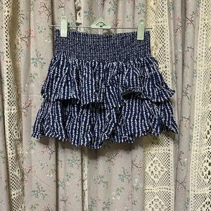 Vineyard Vines Blue & White Tiered Smocked Skirt Girls Size Small 7/8